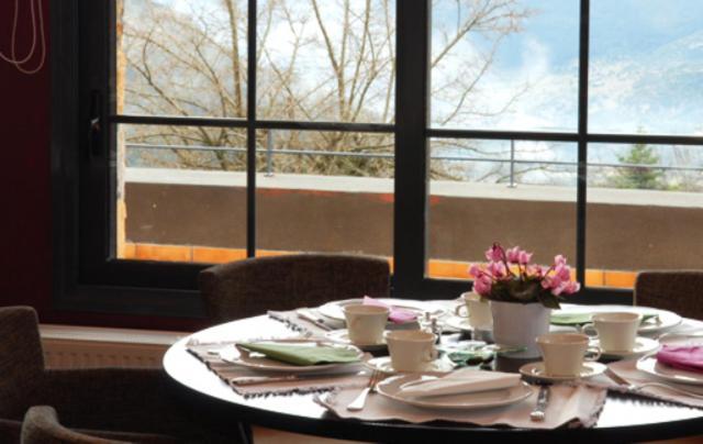 Astra Hotel 卡斯塔奈阿 外观 照片
